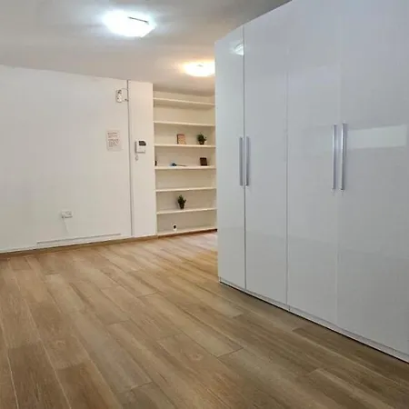 3 Floors On Promenade 4 Bedrooms 3 Bathrooms V1 Villa