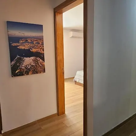 Villa 3 Floors On Promenade 4 Bedrooms 3 Bathrooms V1 *