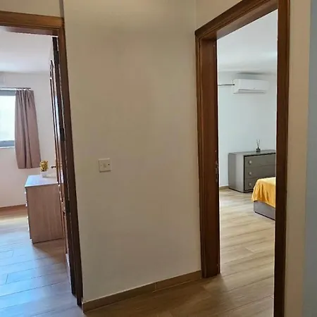 3 Floors On Promenade 4 Bedrooms 3 Bathrooms V1 * Sliema