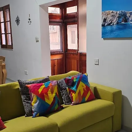 Villa 3 Floors On Promenade 4 Bedrooms 3 Bathrooms V1