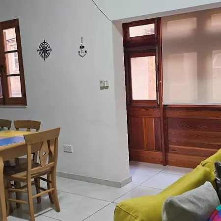 3 Floors On Promenade 4 Bedrooms 3 Bathrooms V1 Villa *