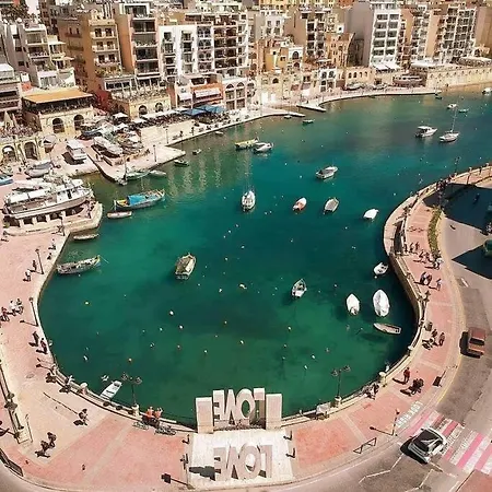 3 Floors On Promenade 4 Bedrooms 3 Bathrooms V1 * Sliema