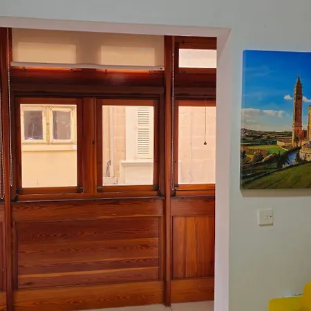 Villa 3 Floors On Promenade 4 Bedrooms 3 Bathrooms Vr *