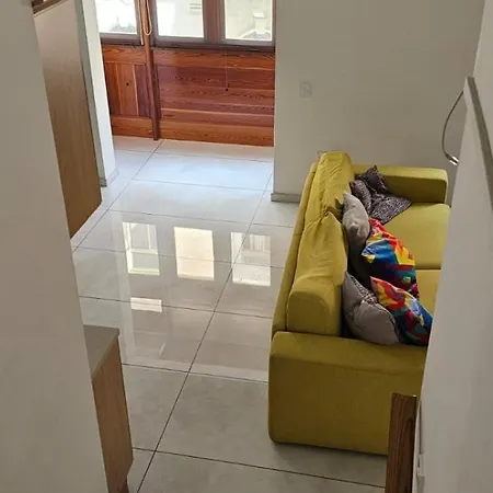 Villa 3 Floors On Promenade 4 Bedrooms 3 Bathrooms Vr *