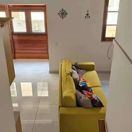 3 Floors On Promenade 4 Bedrooms 3 Bathrooms Vr *