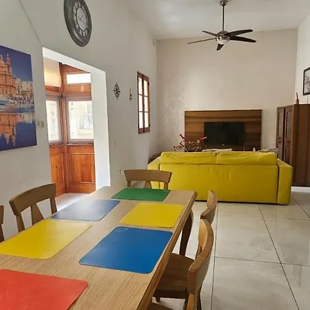 Villa 3 Floors On Promenade 4 Bedrooms 3 Bathrooms Vr