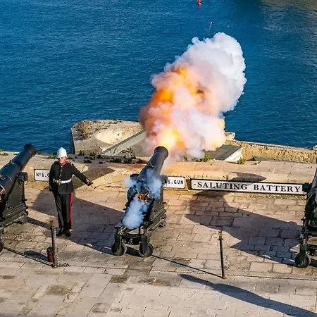 3 Floors On Promenade 4 Bedrooms 3 Bathrooms V1 *