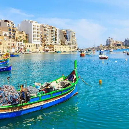 Villa 3 Floors On Promenade 4 Bedrooms 3 Bathrooms Vr *